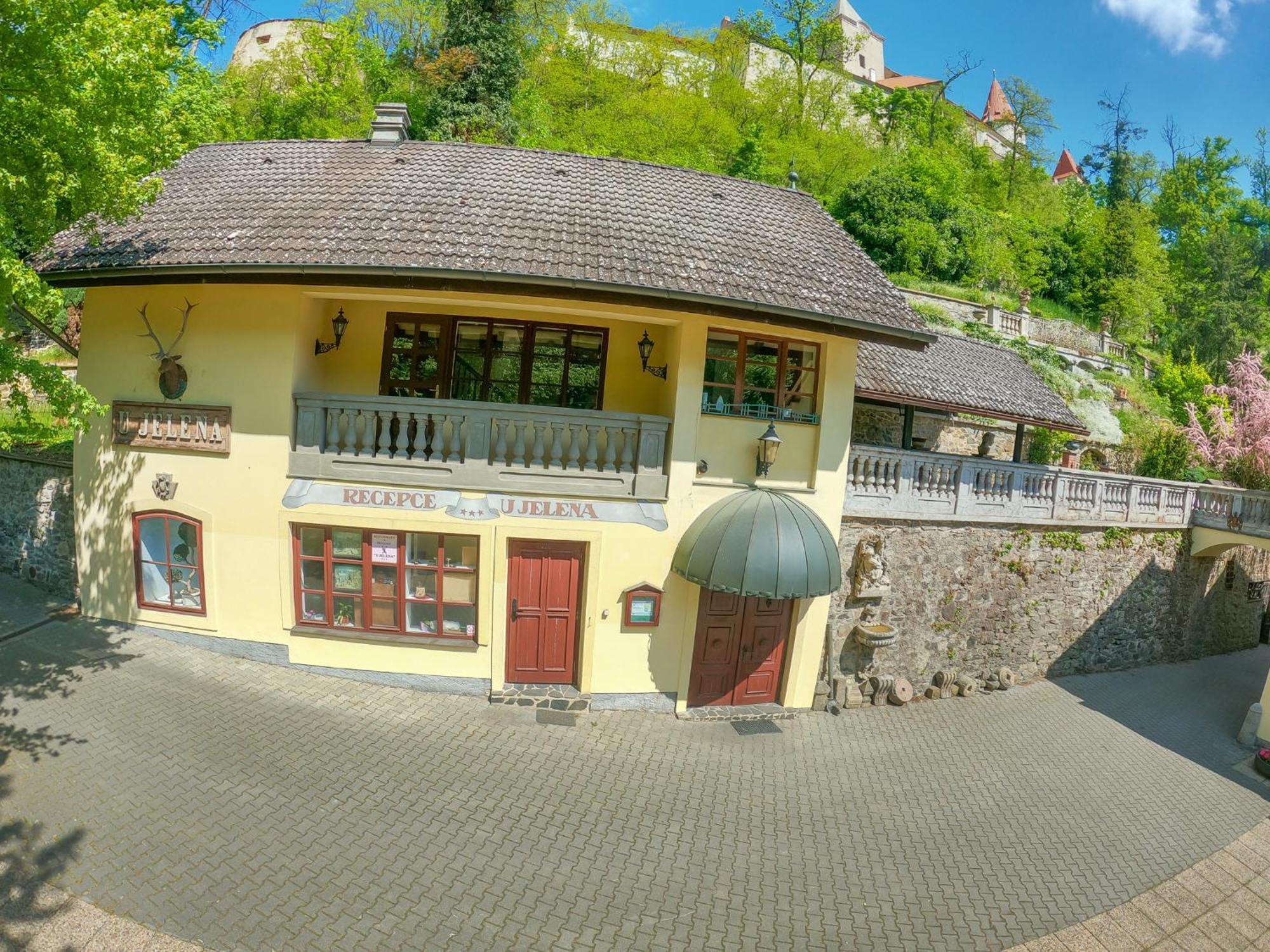 Resort U Jelena Křivoklát エクステリア 写真