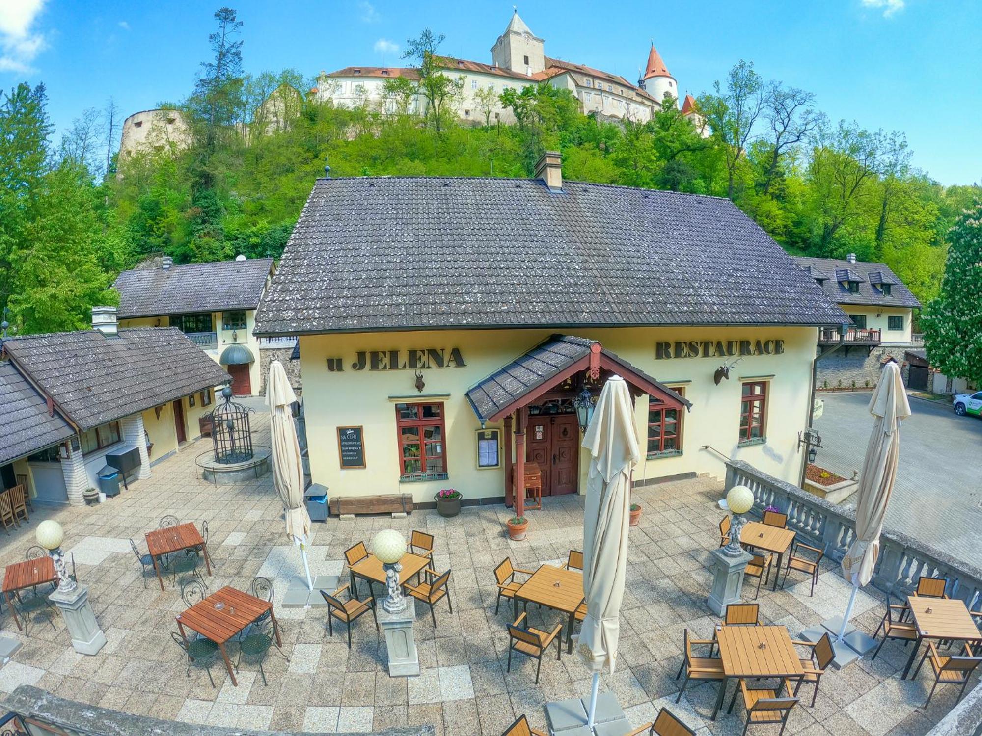 Resort U Jelena Křivoklát エクステリア 写真